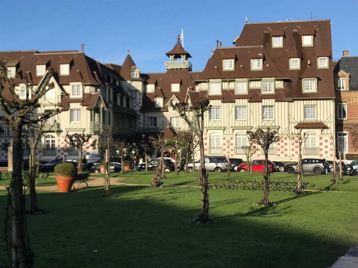 Apartmán Le Royal Deauville Exteriér fotografie